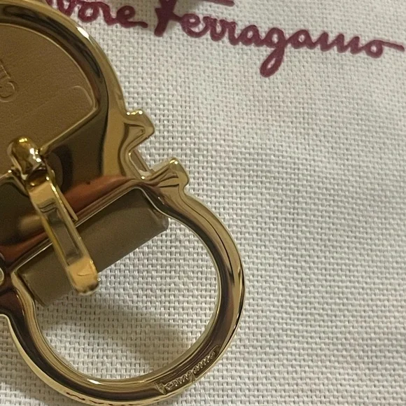 Salvatore Ferragamo beige belt women’s